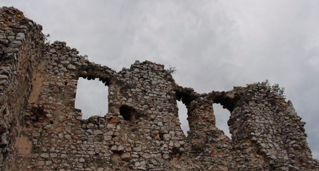 Vedeli ste, že na východnom Slovensku bolo kedysi vyše 100 hradov? hrad